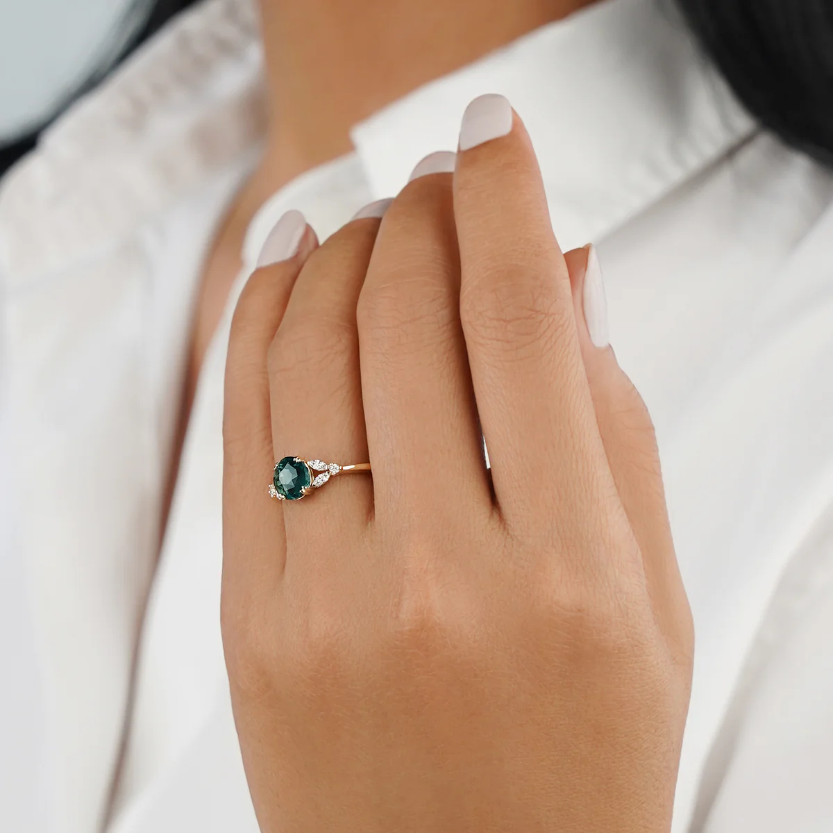 Oval Teal Sapphire Ring - Image 5